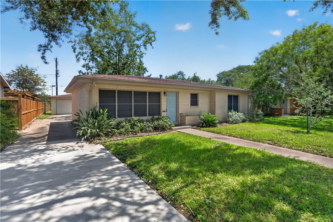 923 Grant Place Corpus Christi TX 78411
