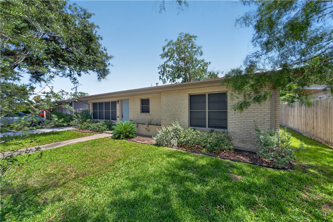 923 Grant Place Corpus Christi TX 78411