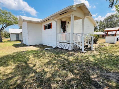 406 Fred Avenue Agua Dulce TX 78330