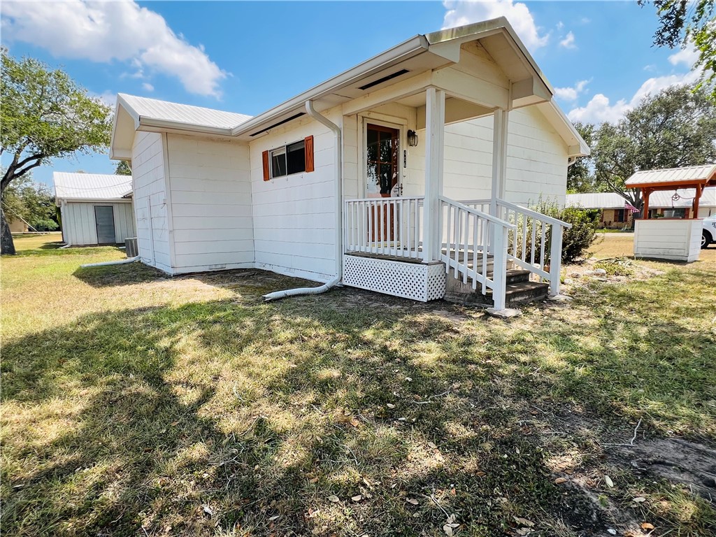 406 Fred Avenue Agua Dulce TX 78330