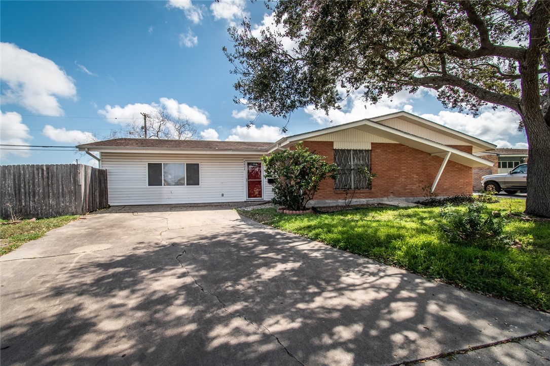 5802 Limerick Drive Corpus Christi TX 78413