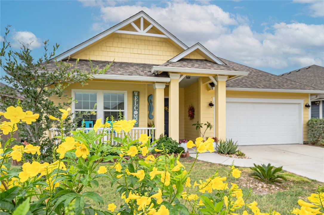 105 Shadow Moss Rockport TX 78382