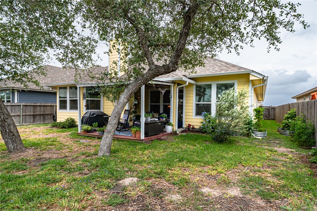 105 Shadow Moss Rockport TX 78382