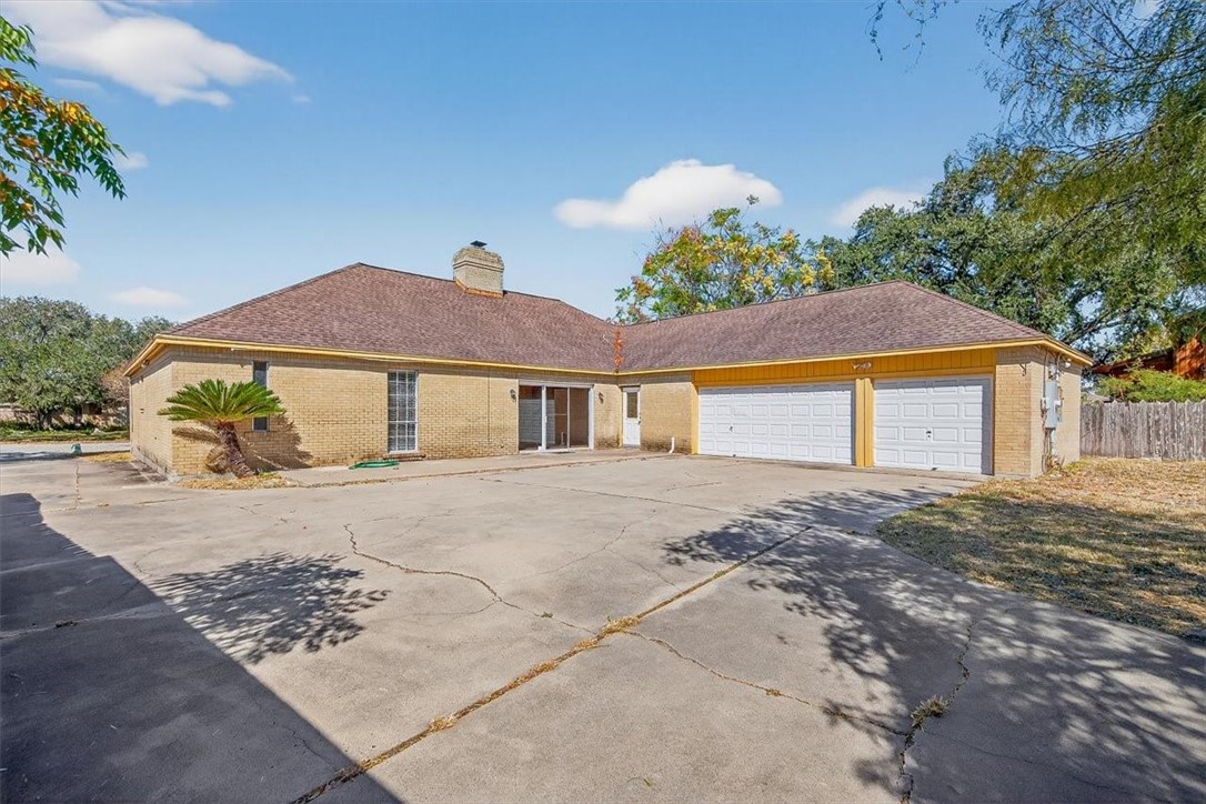 6418 Long Circle Corpus Christi TX 78413