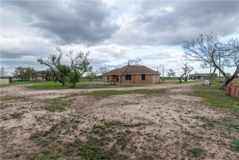 204 County Road 1331 Creek Alice TX 78332