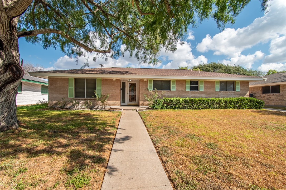 221 Blanco Drive Portland TX 78374