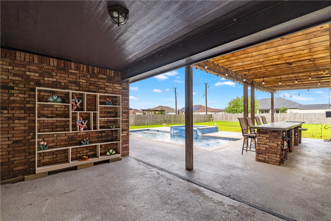 2033 Arash Drive Corpus Christi TX 78413