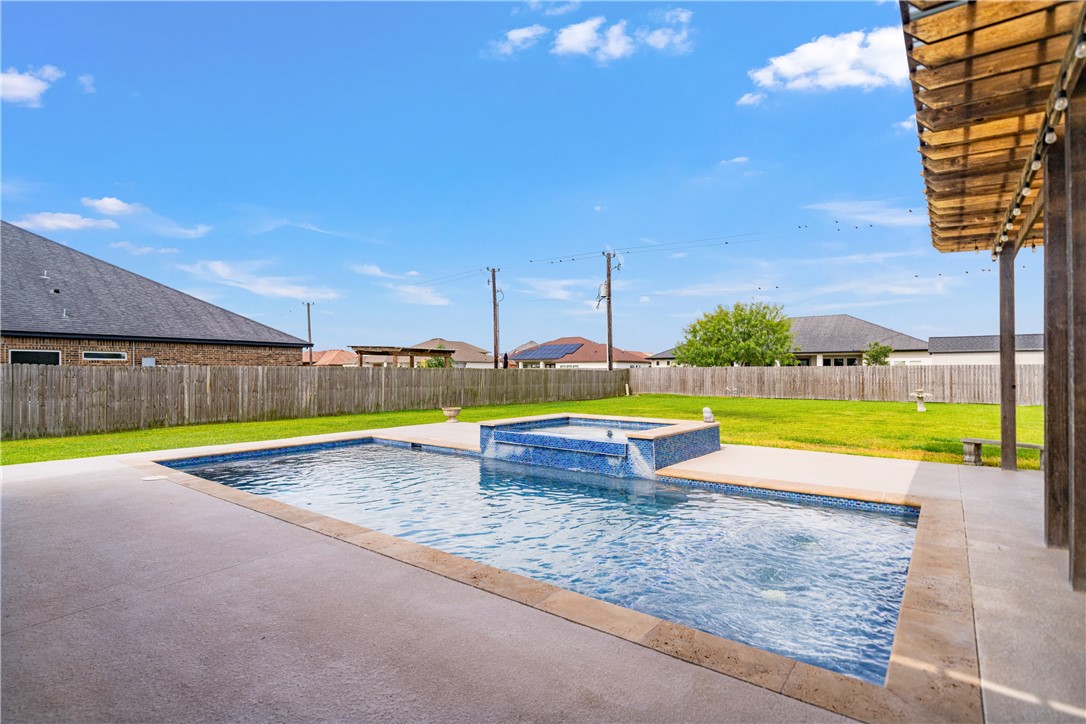 2033 Arash Drive Corpus Christi TX 78413