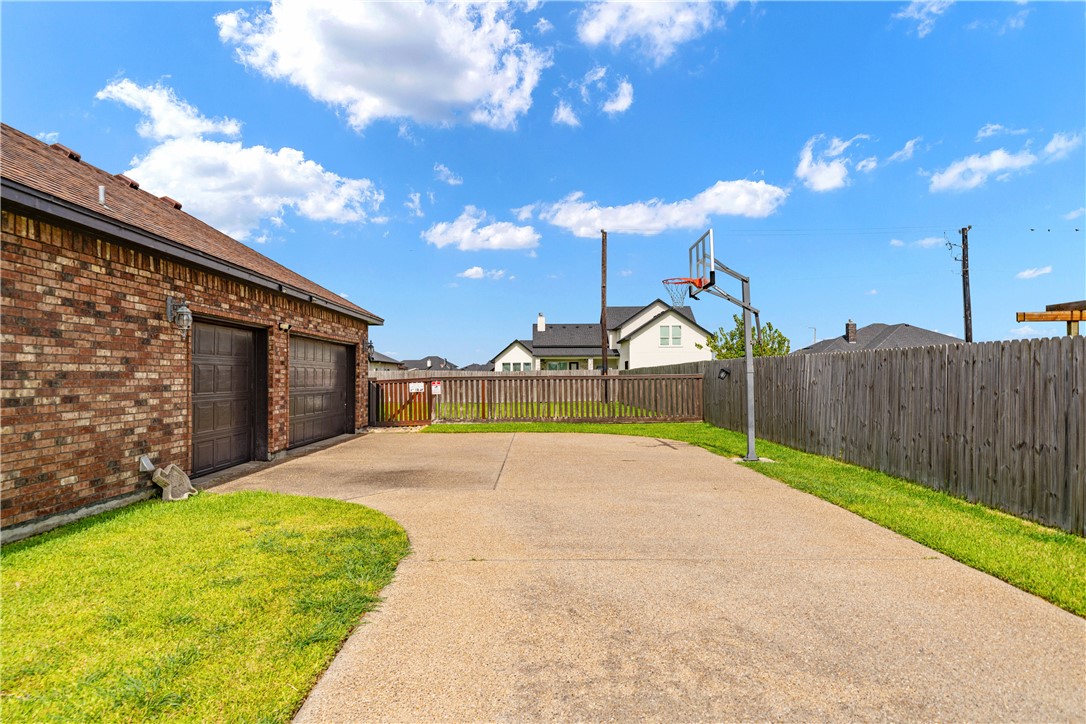 2033 Arash Drive Corpus Christi TX 78413