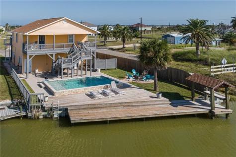 102 Ball Street Rockport TX 78382