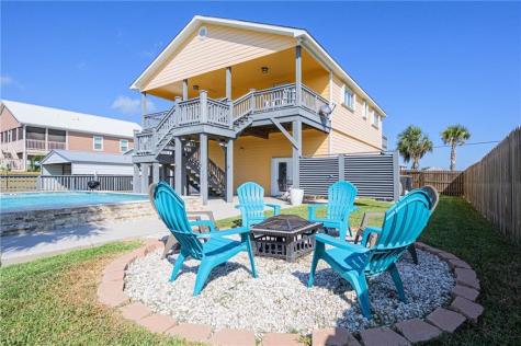 102 Ball Street Rockport TX 78382