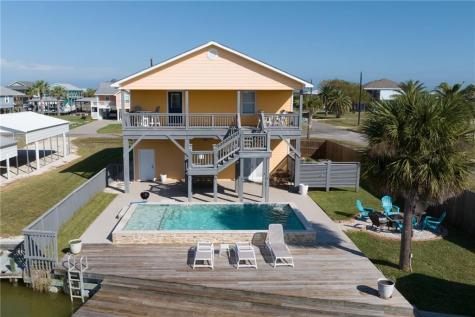 102 Ball Street Rockport TX 78382