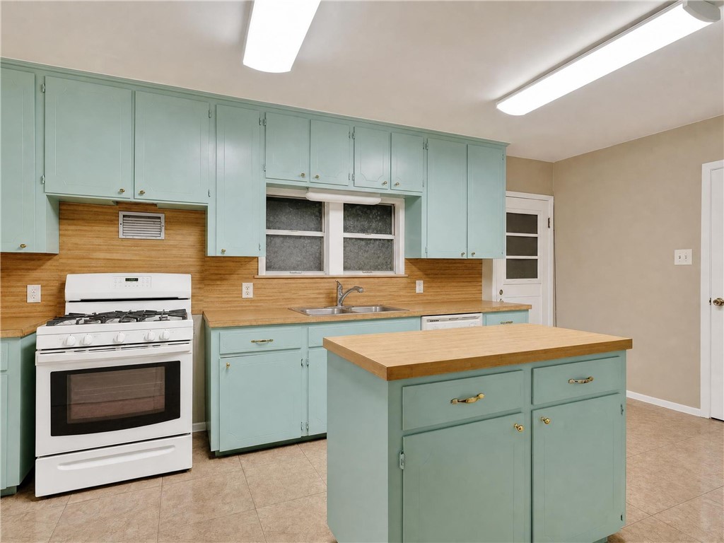 109 Palm Street Rockport TX 78382
