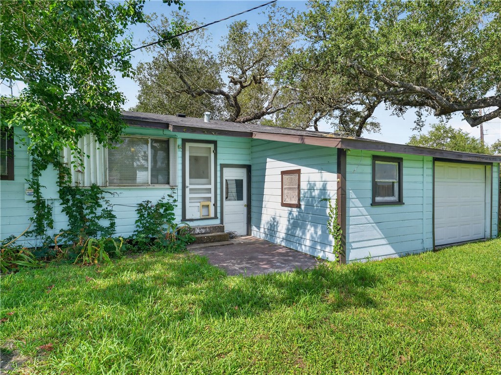 109 Palm Street Rockport TX 78382
