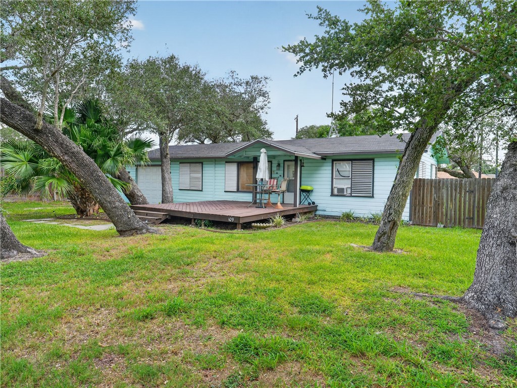 109 Palm Street Rockport TX 78382