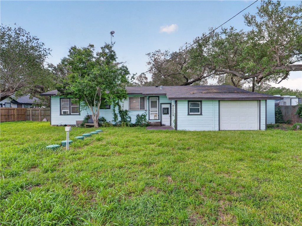 109 Palm Street Rockport TX 78382