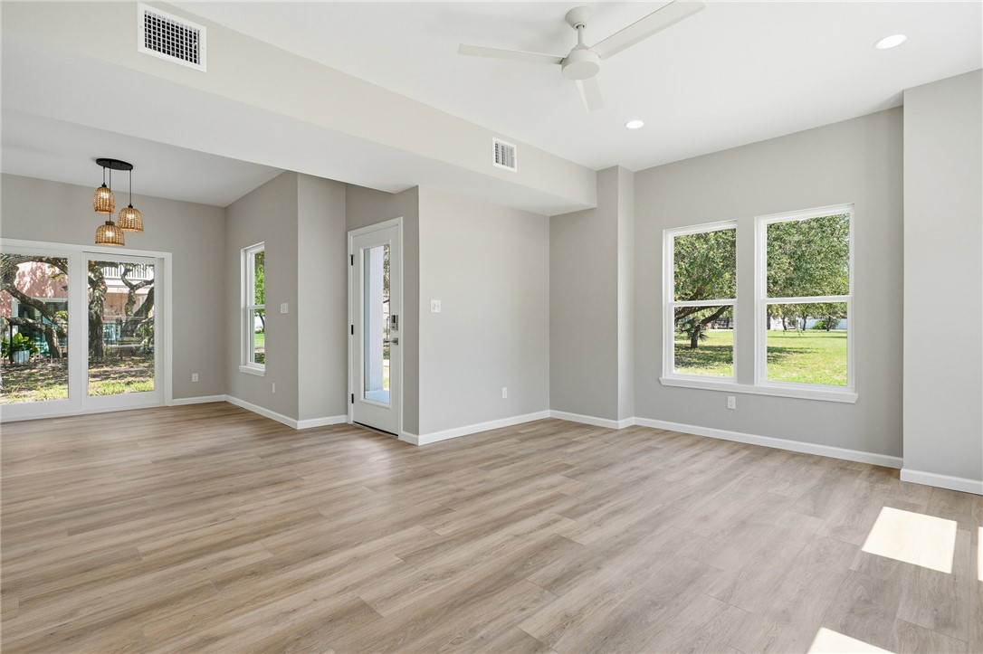 150 Lavaca Circle Rockport TX 78382