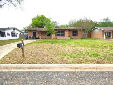 903 E Randall Street Beeville TX 78102