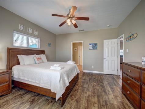 689 Morgan Port Aransas TX 78373