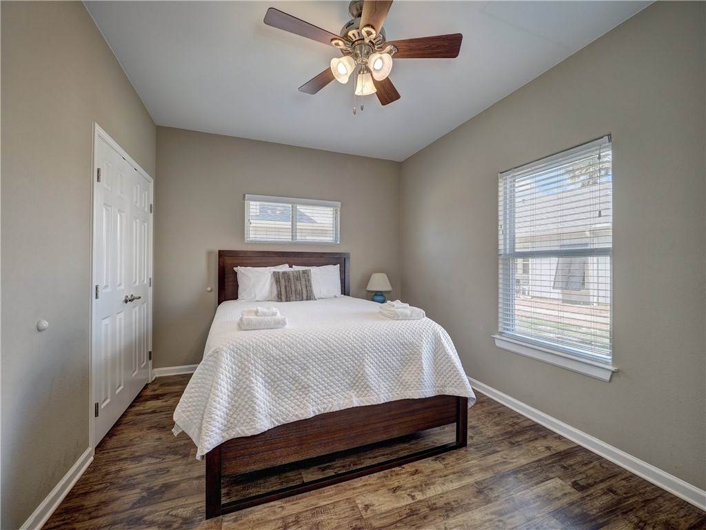 689 Morgan Port Aransas TX 78373
