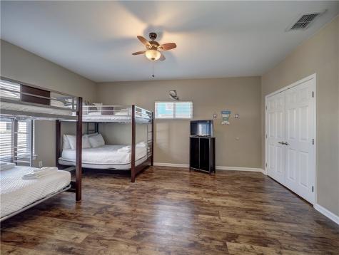 689 Morgan Port Aransas TX 78373