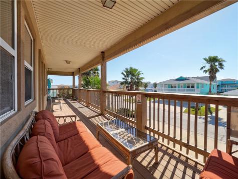 689 Morgan Port Aransas TX 78373