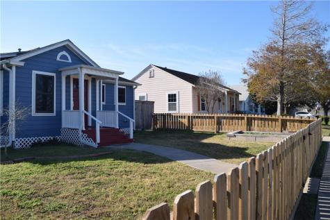 701 Naples Street Corpus Christi TX 78404