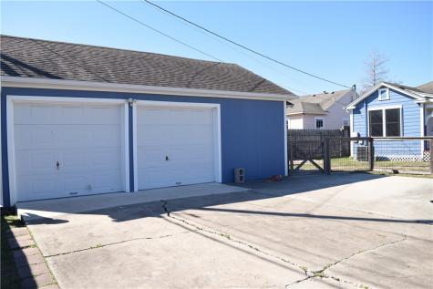 701 Naples Street Corpus Christi TX 78404