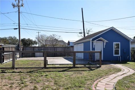 701 Naples Street Corpus Christi TX 78404