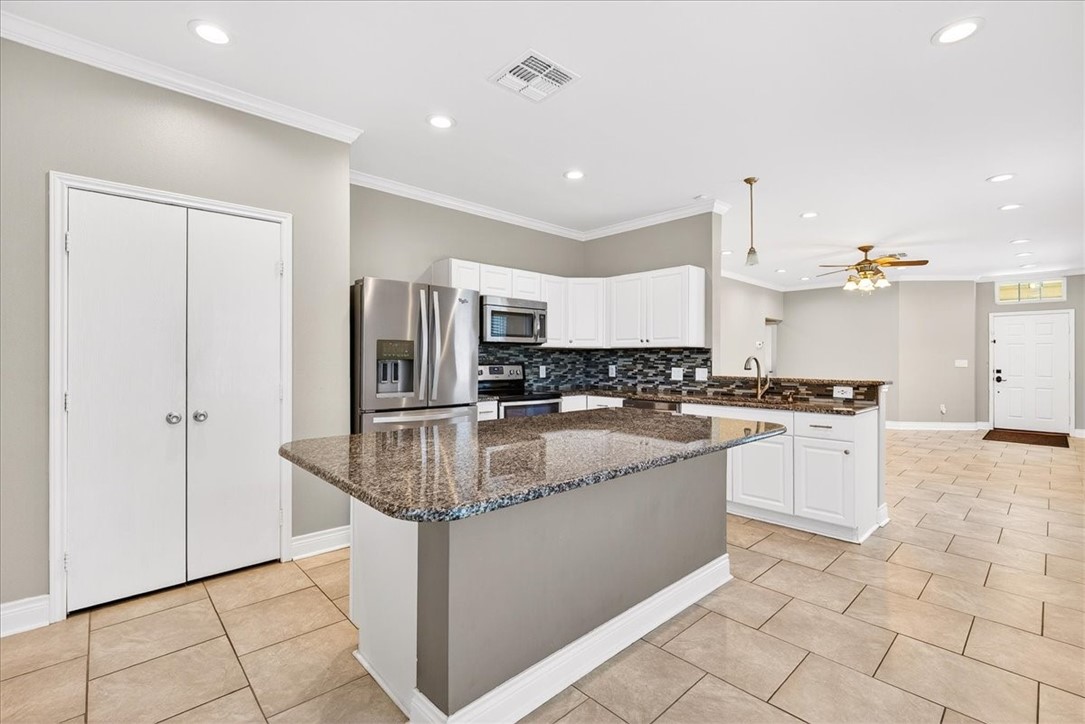 3005 Las Brisas Street Corpus Christi TX 78414