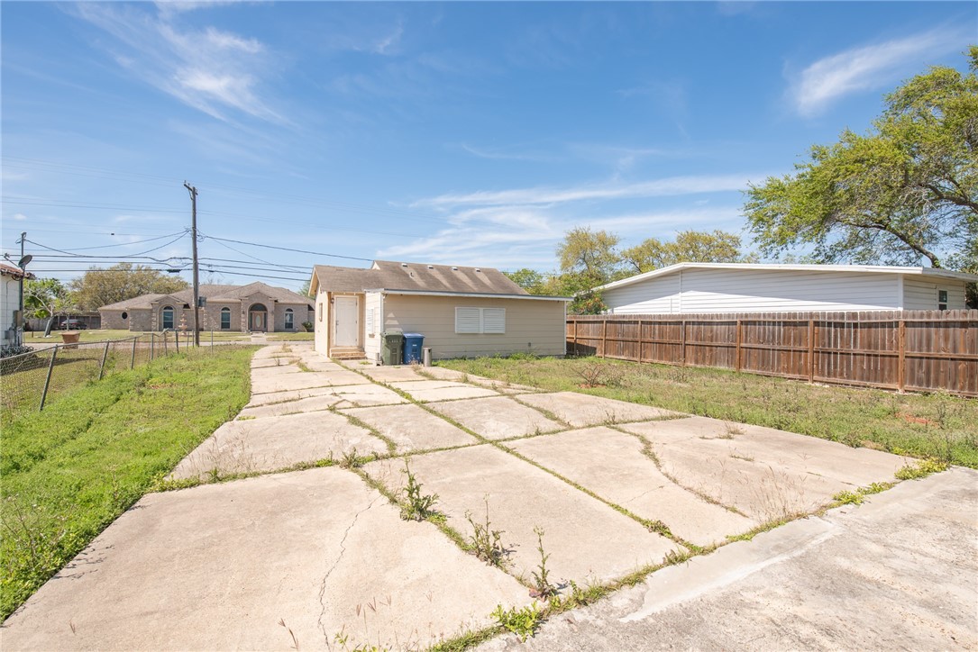 321 Paloma Street Corpus Christi TX 78412