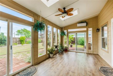 112 Teresa Lane Rockport TX 78382
