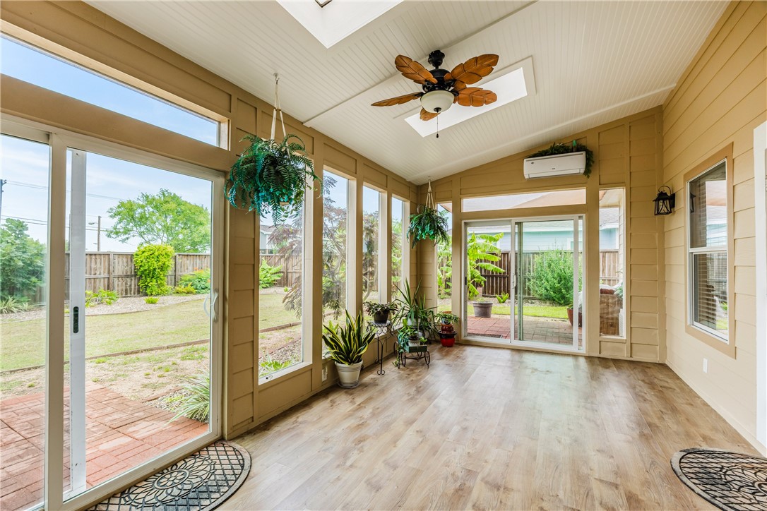 112 Teresa Lane Rockport TX 78382