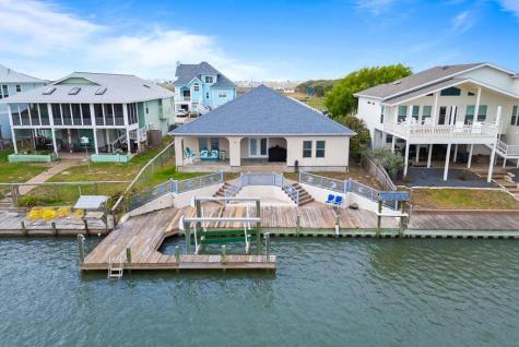 204 Lands End Street Rockport TX 78382