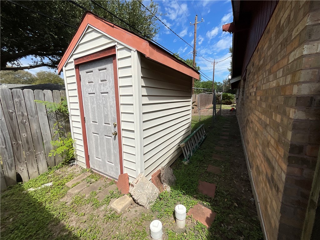 6105 Pebble Beach Drive Corpus Christi TX 78413
