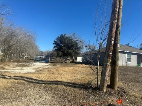 1812 Hill Street Three Rivers TX 78071