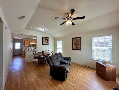 1812 Hill Street Three Rivers TX 78071