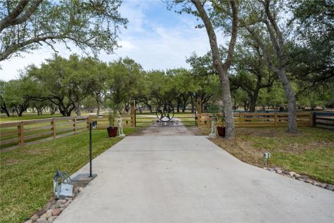 1630 16th Street Rockport TX 78382