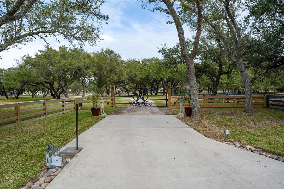 1630 16th Street Rockport TX 78382