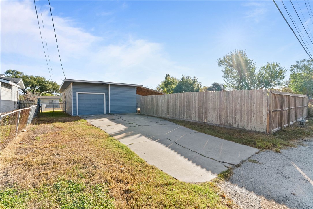 1037 Collingswood Drive Corpus Christi TX 78412