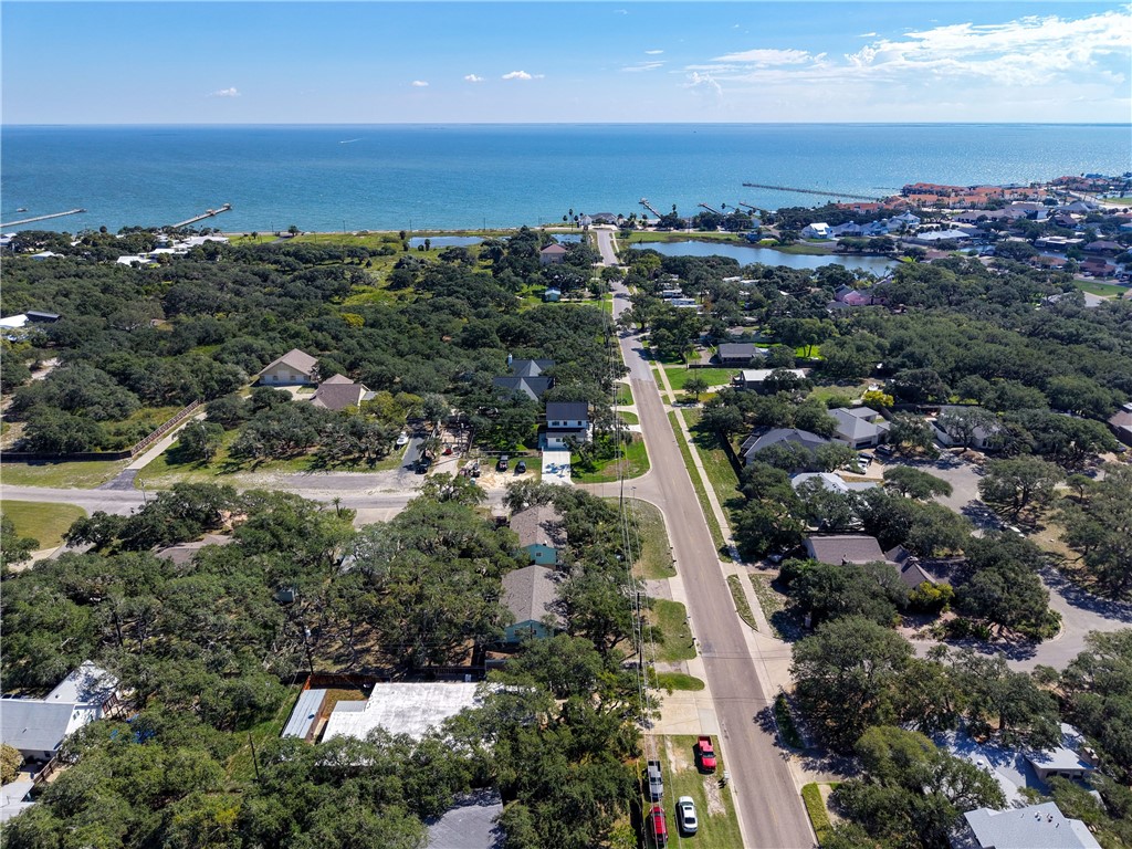 503 Traylor Boulevard Rockport TX 78382