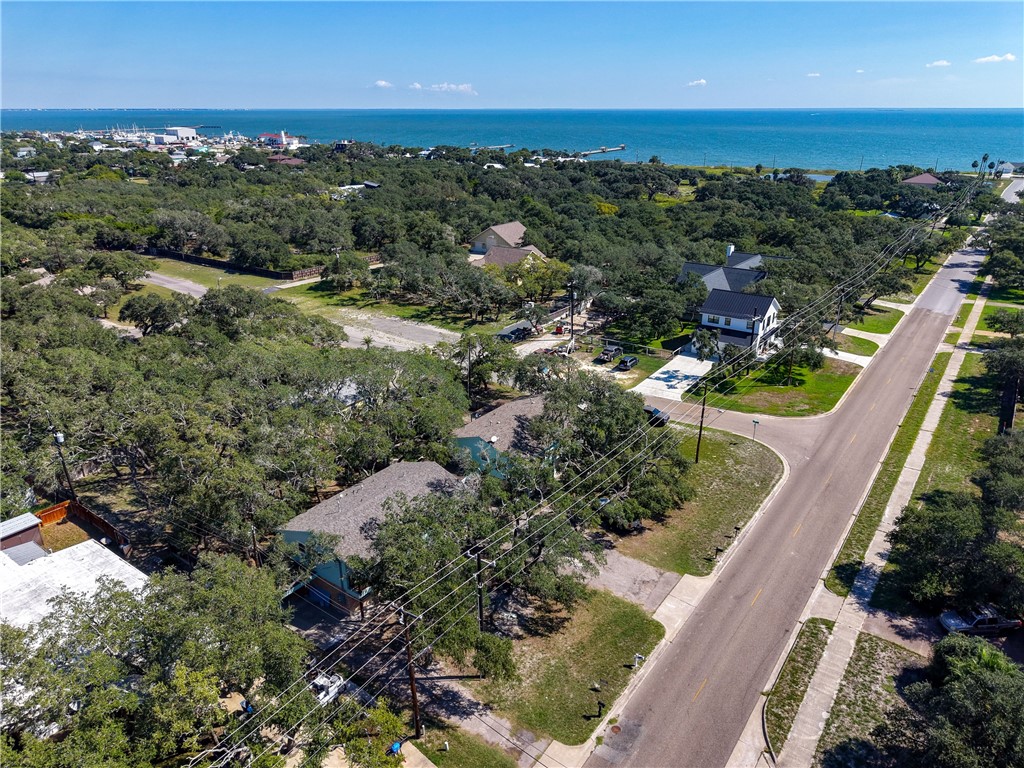 503 Traylor Boulevard Rockport TX 78382