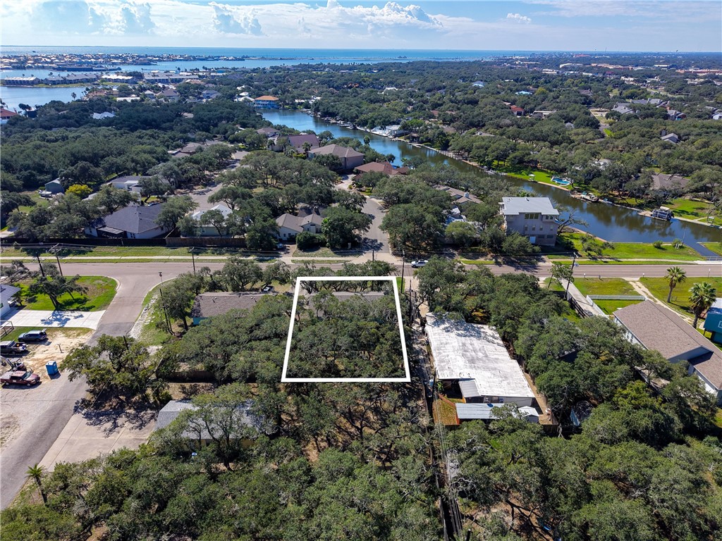 503 Traylor Boulevard Rockport TX 78382