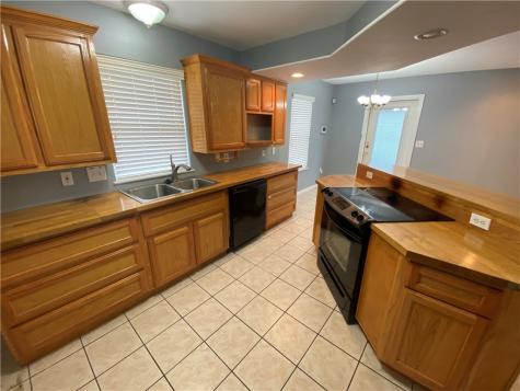 101 Donna Rockport TX 78382