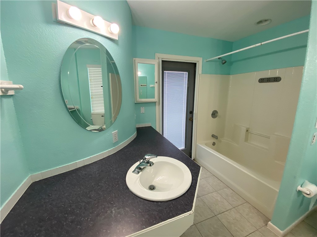101 Donna Rockport TX 78382