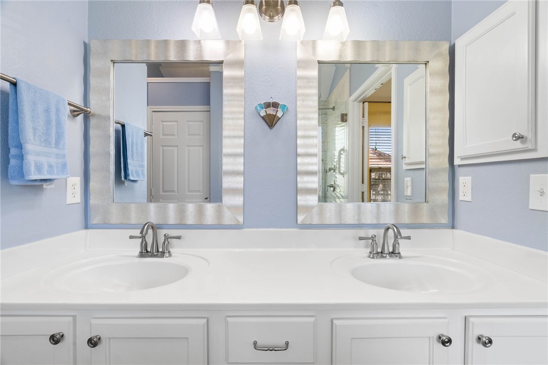 102 Plantation Drive Rockport TX 78382