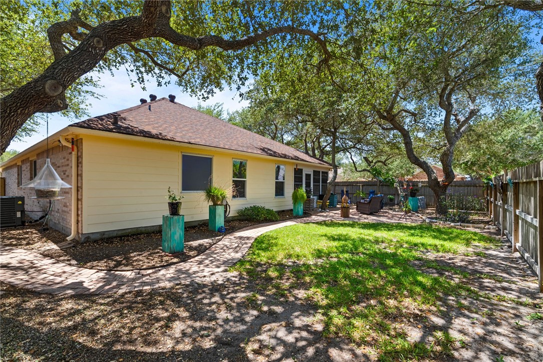 102 Plantation Drive Rockport TX 78382
