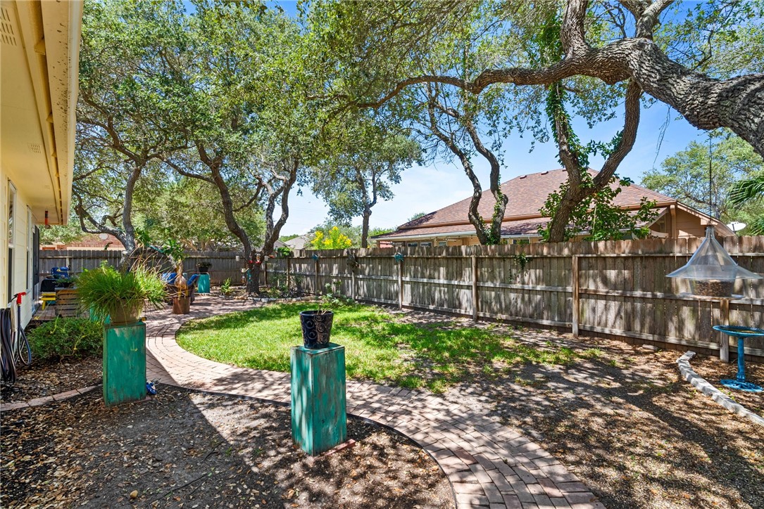 102 Plantation Drive Rockport TX 78382