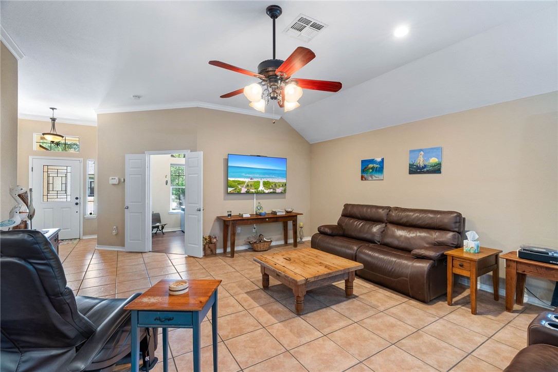 102 Plantation Drive Rockport TX 78382