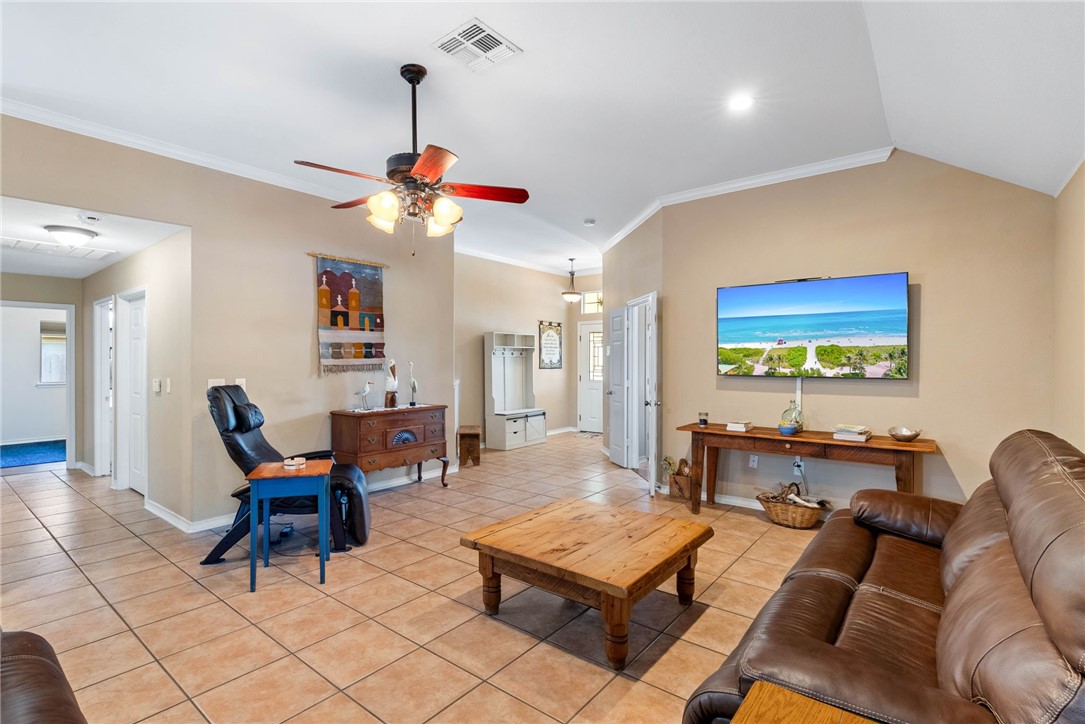 102 Plantation Drive Rockport TX 78382